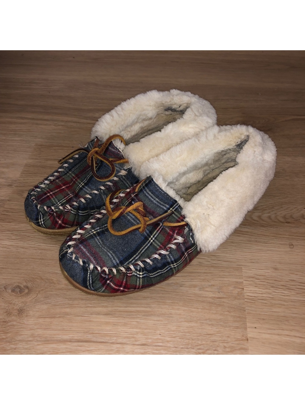LL BEAN WICKED GOOD MOCCASIN SLIPPERS PLAID SHEARLING LINED FLANNEL WOMENS SZ 8